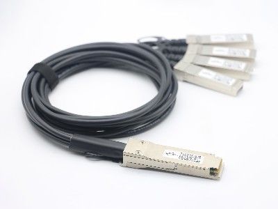কেনা অপটিক্যাল ড্যাক ক্যাবল Qsfp+ থেকে 4x SFP+ 10g হাই স্পিড Twinax কপার ক্যাবল 5M অনলাইনে উৎপাদন